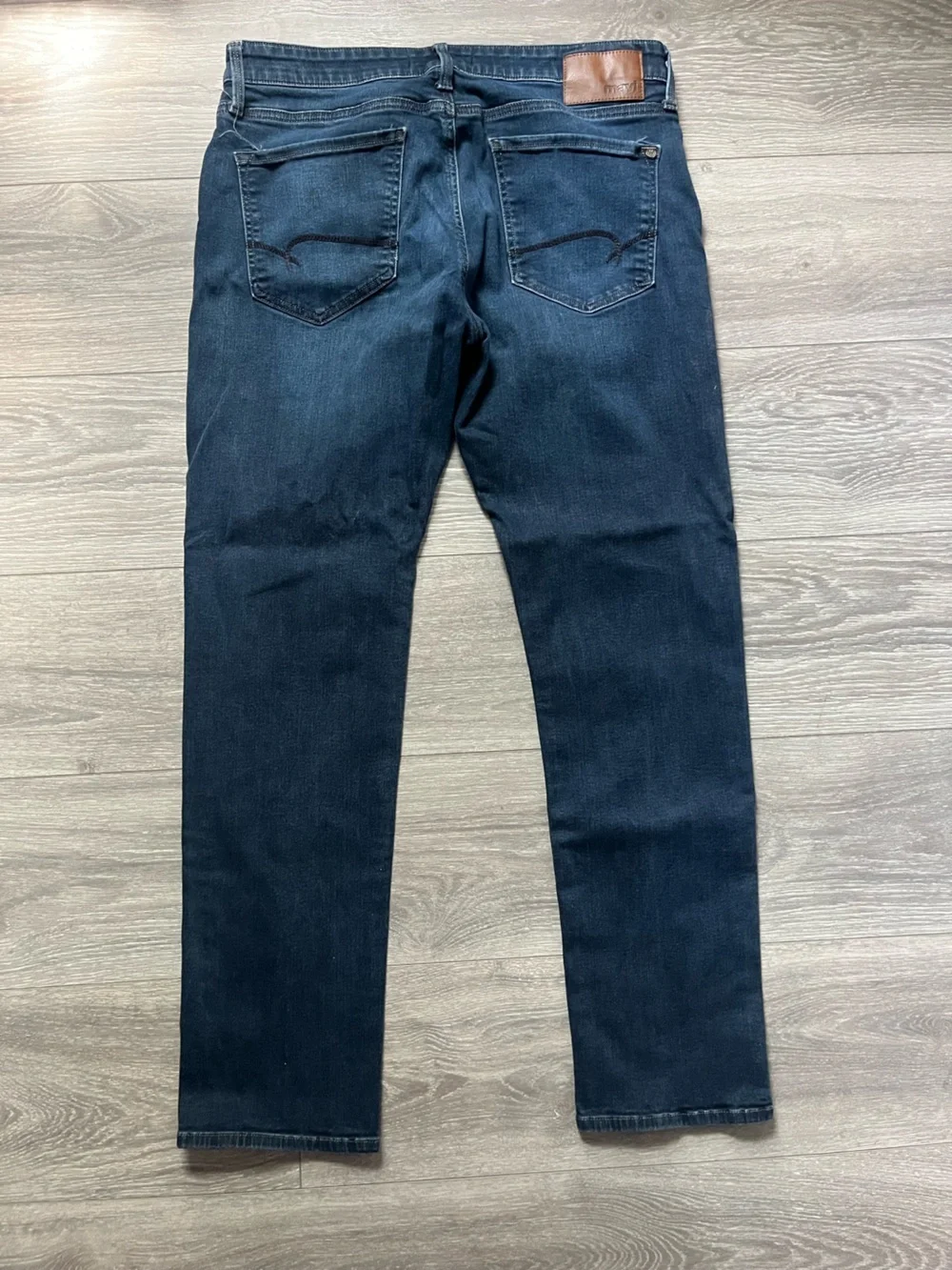 Mavi Medium Wash Straight Leg Denim Classic Preppy Blue Jeans Size 34” X 32”